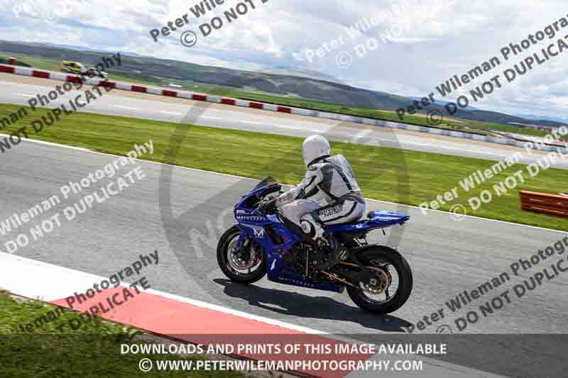 cadwell no limits trackday;cadwell park;cadwell park photographs;cadwell trackday photographs;enduro digital images;event digital images;eventdigitalimages;navarra;no limits trackdays;peter wileman photography;racing digital images;trackday digital images;trackday photos